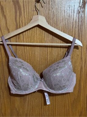 Victoria's Secret lined Demi sz‎ 36D Lace Underwire Bra with Metallic Accents
